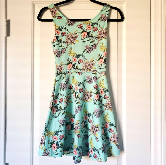 H&M floral fit & flare dress mini blue sleeveless summer size 2 - Picture 2 of 5